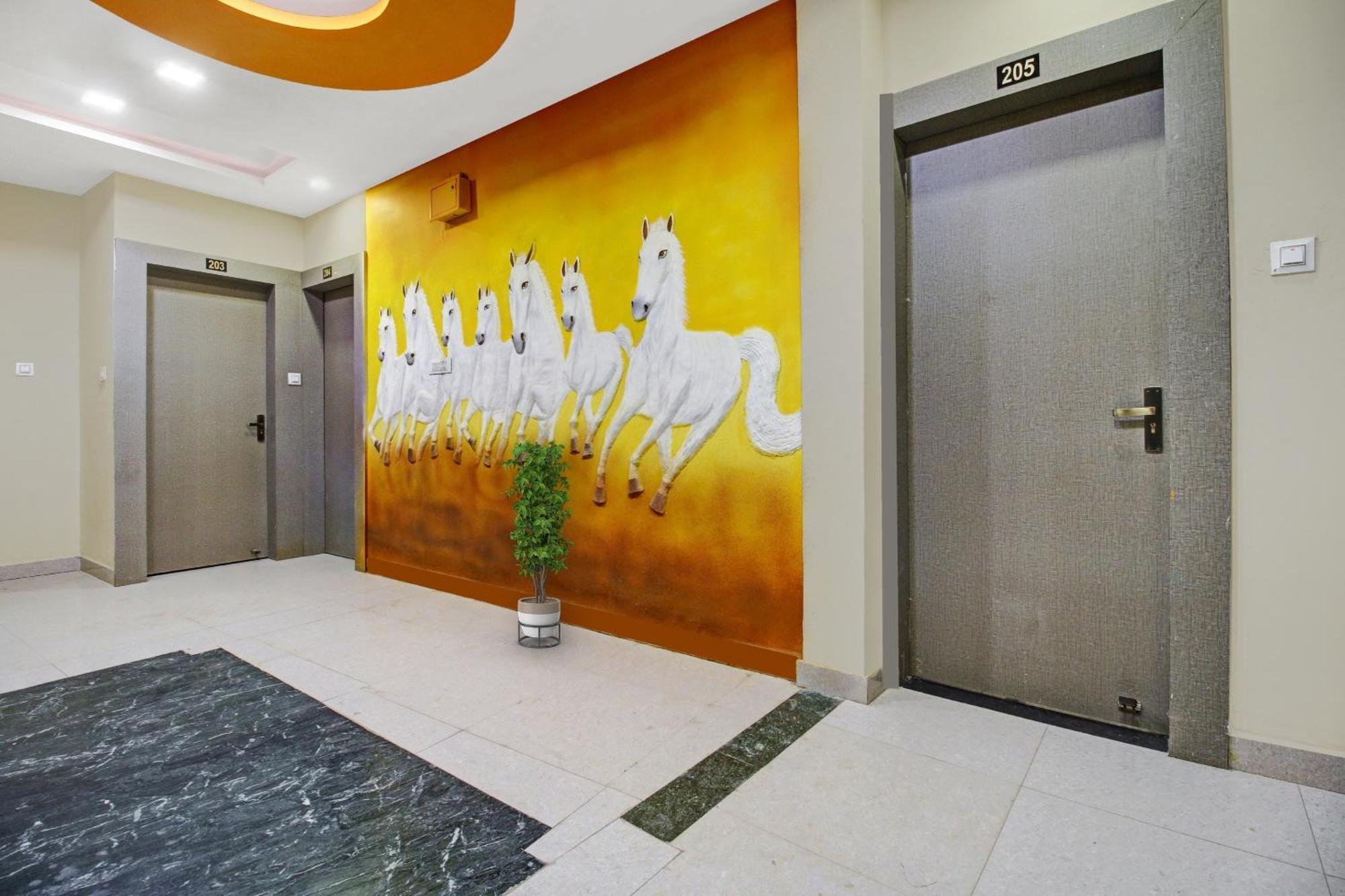 Super Collection O The Wishtler Hotel Бопал Екстериор снимка