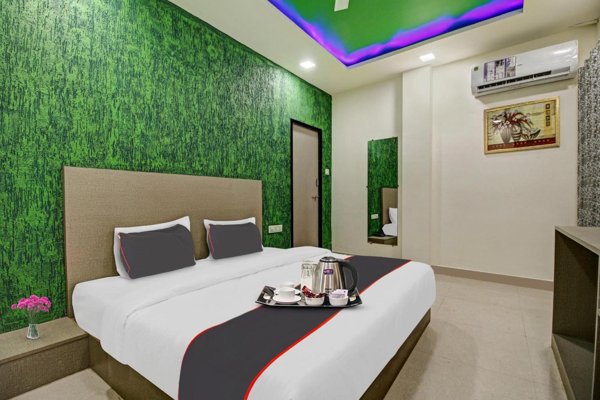 Super Collection O The Wishtler Hotel Бопал Екстериор снимка